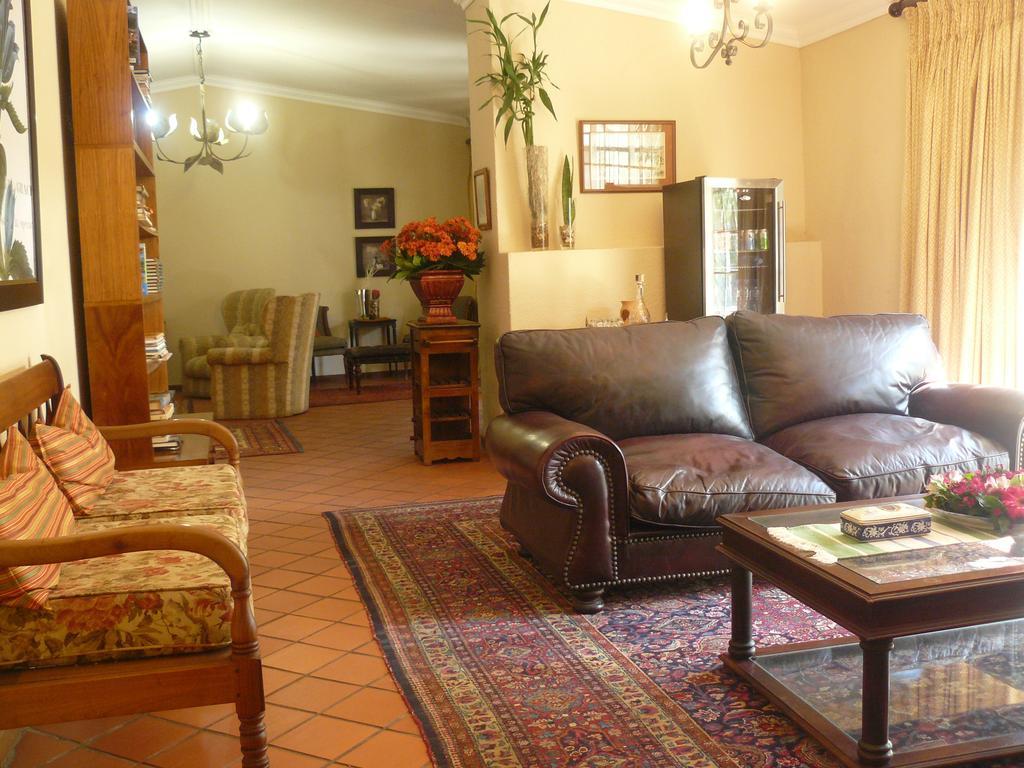 Villa Jana Guesthouse Pretoria Bagian luar foto